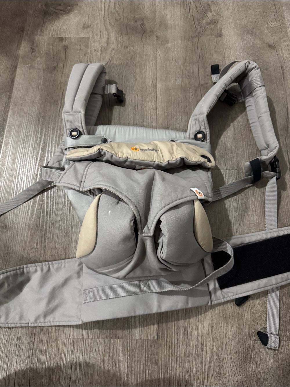 Ergobaby Light Gray Carrier with Cream Accents